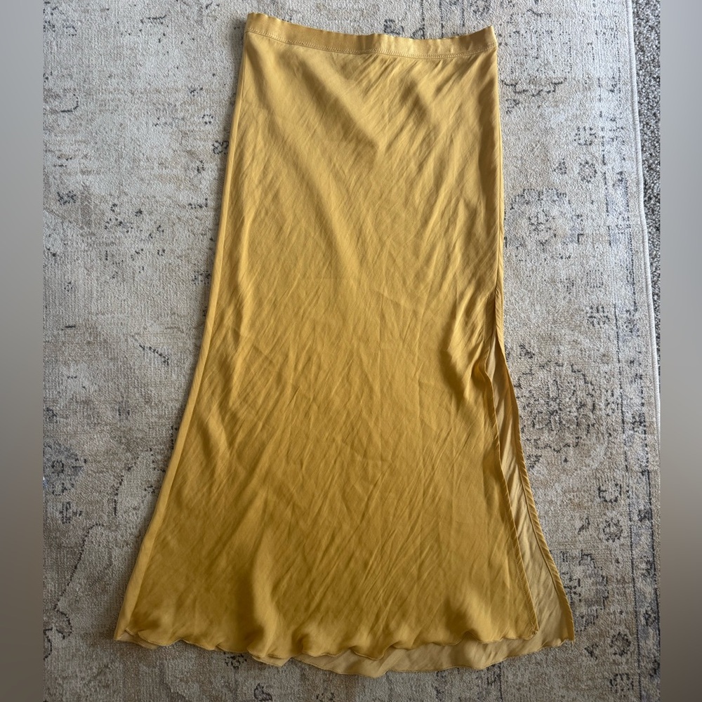 Intimately FP silky gold midi slip